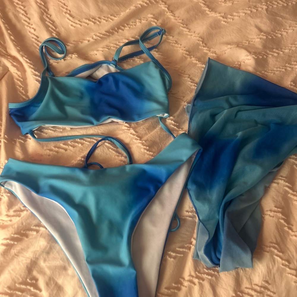 SHEIN Blue Ombre Tie-Strap Bikini Set